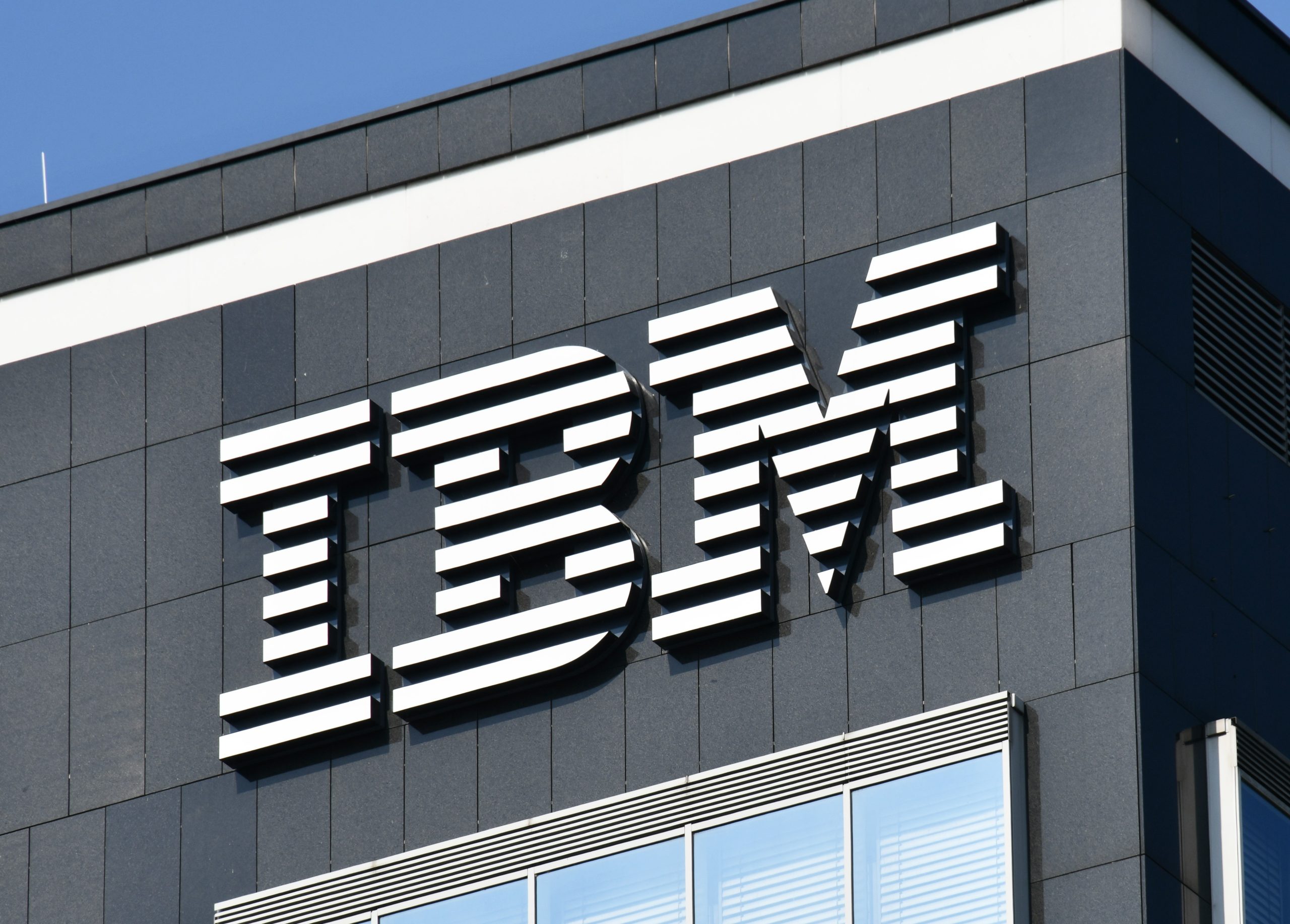 IBM étend la disponibilité de ses logiciels au Maroc via AWS Marketplace